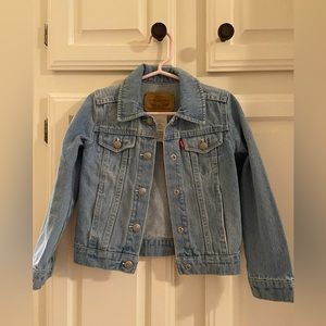Levi denim jacket. Size 4. Perfect condition. Worn once.